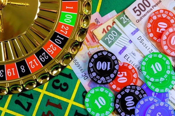 Dream Gaming chat interface showing player interaction during baccarat round